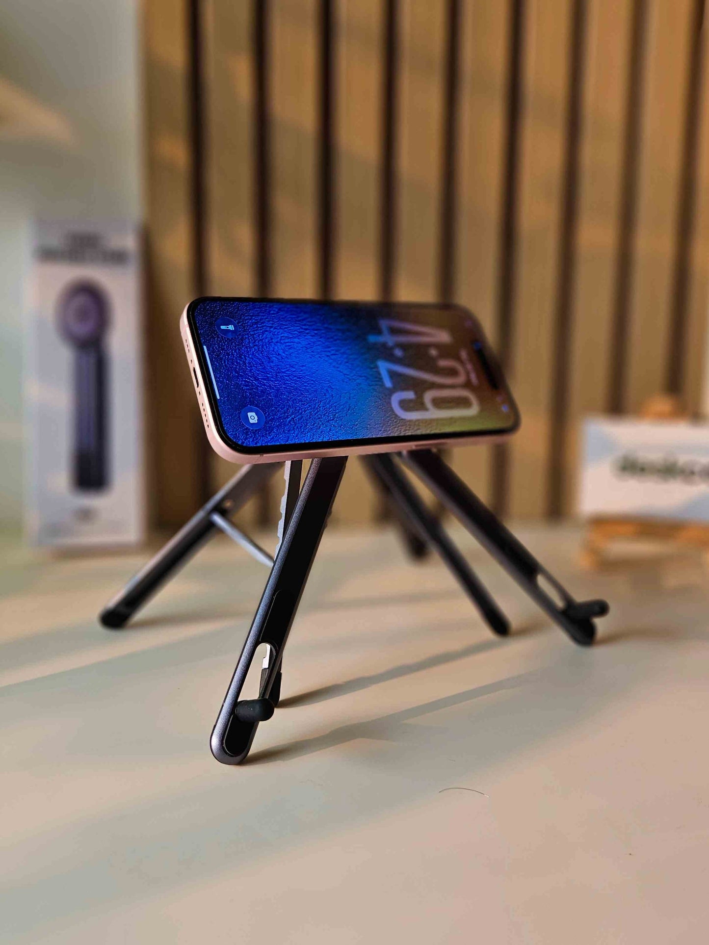 🎉LAST DAY 50% OFF📱4-in-1 MultifunctioneleMagnetischeApparaatstandaard:Aluminiumlegering -Draagbaar, Verstelbaar& Stabiel VoorTelefoon/Tablet/Lapto