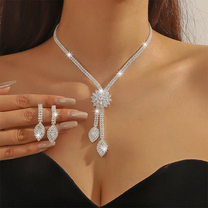 🌸 50% OFF NOW! 🌸Women's Zircon Flower Necklace Earrings Set